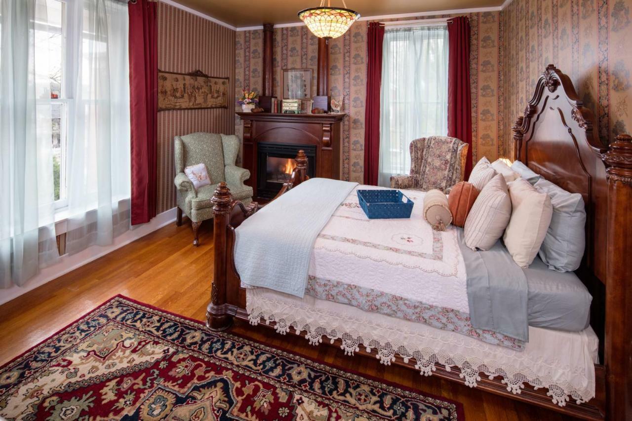 The Steamboat House Bed and Breakfast Galena Eksteriør billede